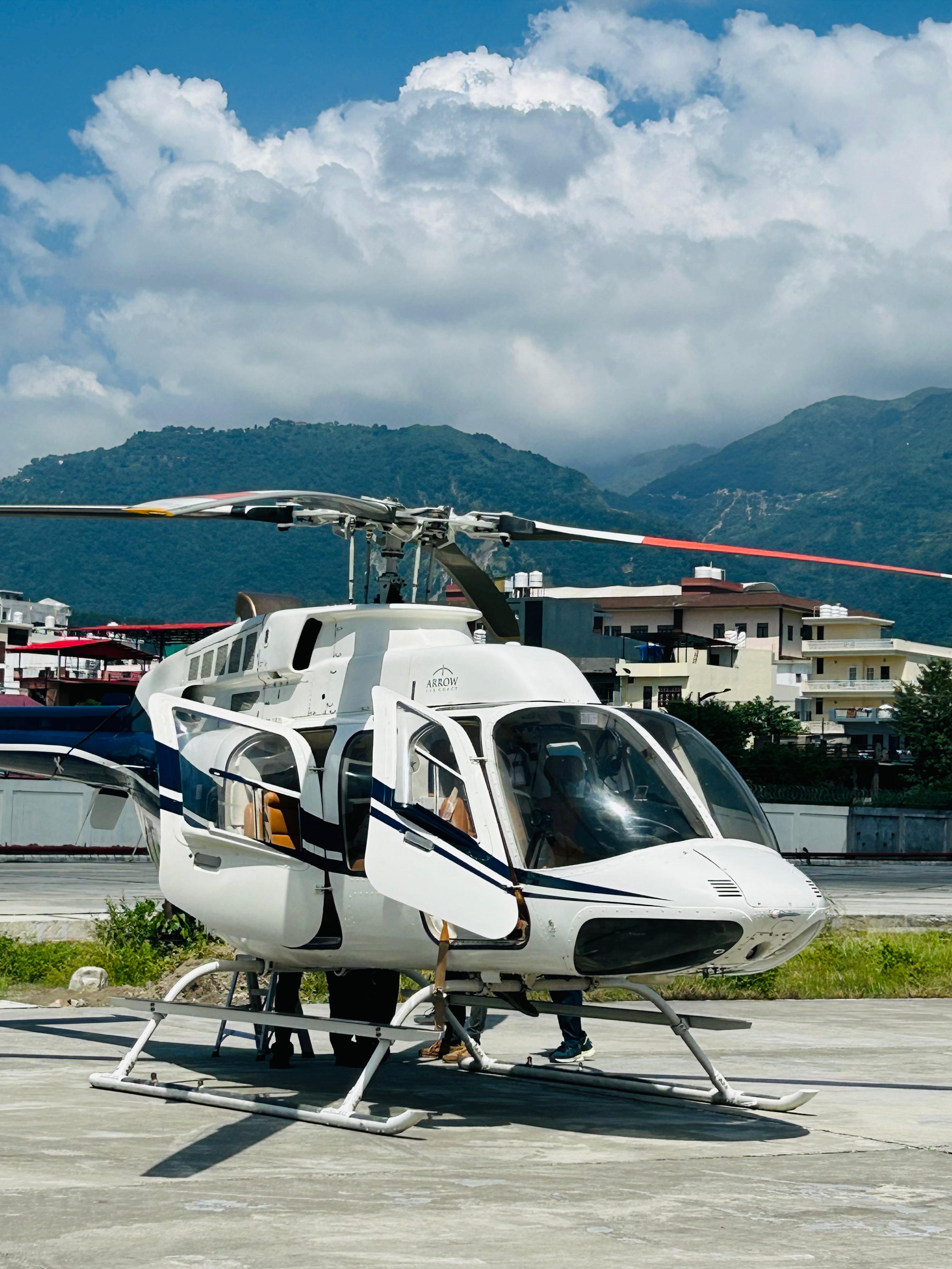 Bell 407 exterior
