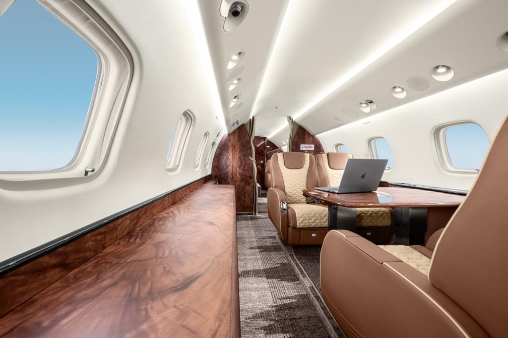 Embraer Legacy 650 in flight